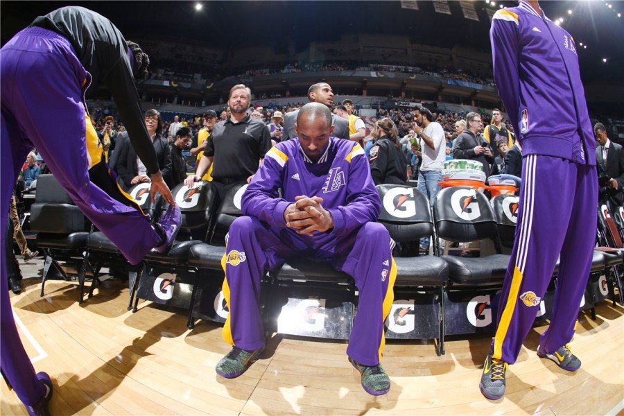 上一次对阵安哥拉：梅西斯卡洛尼替补登场，阿亚拉百场（上次交手安哥拉：梅西、斯卡洛尼替补出场，阿亚拉完成百场）