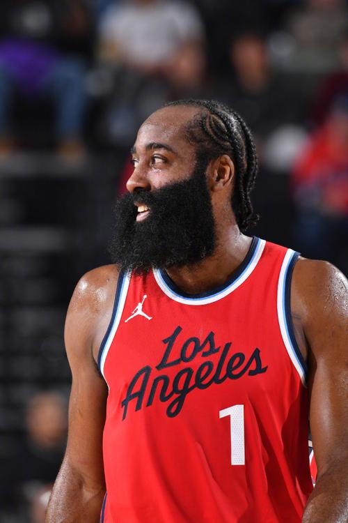 李镇全：战越南下半场我们出现了体能问题；踢韩国要全力以赴（李镇全：对阵越南后半场体能下滑；迎战韩国将全力以赴）