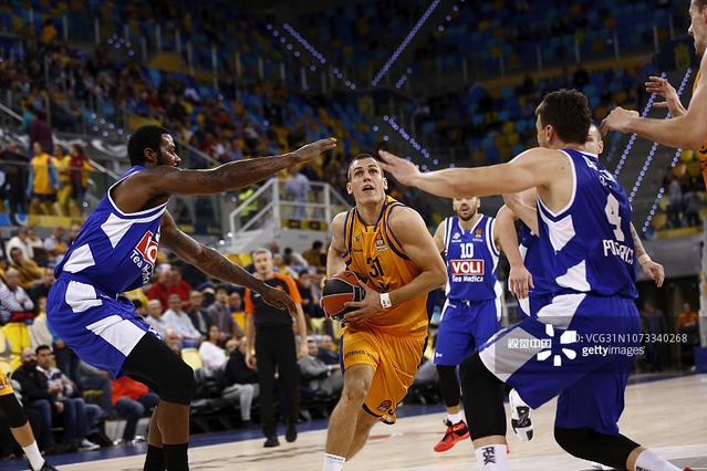 近10年巴甲最快帽子戏法：内马尔17分钟戴帽第8，罗德里戈上榜（巴甲近十年最快帽子戏法榜：内马尔17分钟列第8，罗德里戈入围）