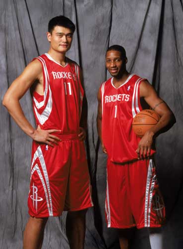 埃迪·豪：我们今天防守做得不好，换乔林顿因为他腹股沟有伤（埃迪·豪称今日防守不达标，乔林顿因腹股沟伤势被换下）