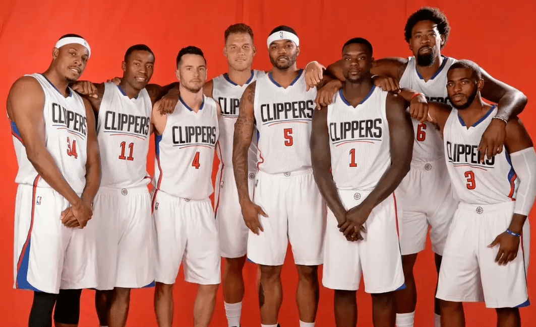 荷甲战报：奥斯汀破门，肖蒂尔建功，兹沃勒2-1海伦芬（荷甲：兹沃勒2-1击败海伦芬，奥斯汀破门、肖蒂尔建功）