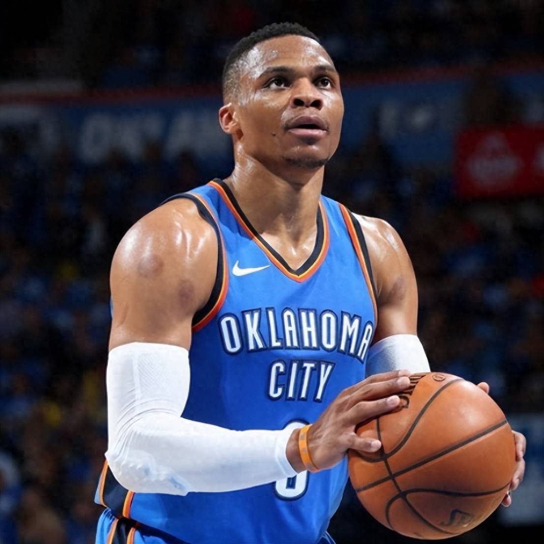 记者：德国足协内部有让诺伊尔回归的声音，需要纳帅主动出面（记者称德足协内部呼吁诺伊尔回归，仍需纳帅亲自出面推动）