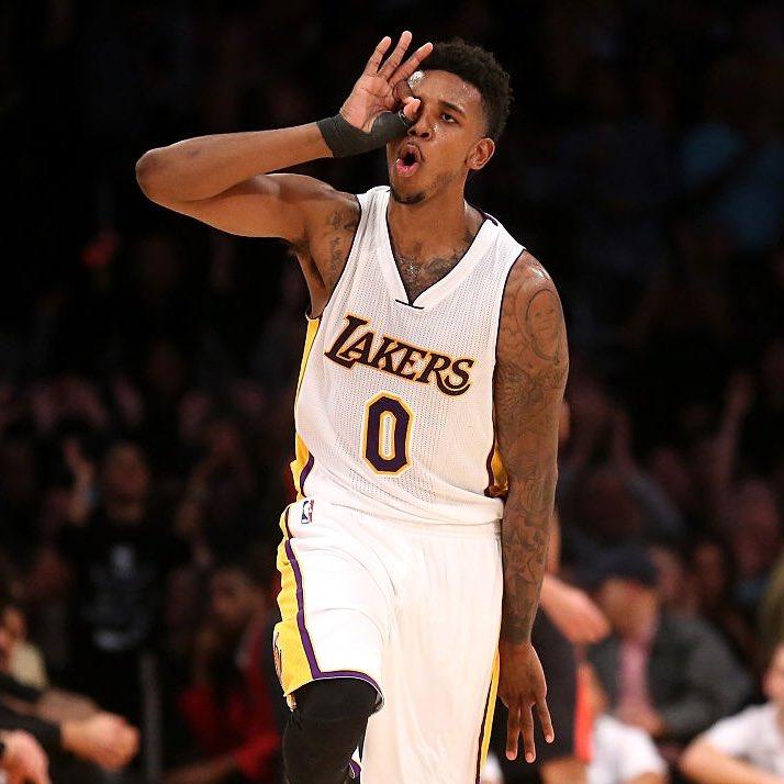 在上海旅游的奇塔迪尼重返海港俱乐部，拜访昔日教练和队友（游沪期间，奇塔迪尼回到海港俱乐部看望旧帅旧友）