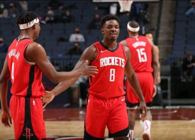 拜仁官方：后卫博埃因病缺席与斯图加特的比赛（拜仁官宣：后卫博埃因病无缘战斯图加特）