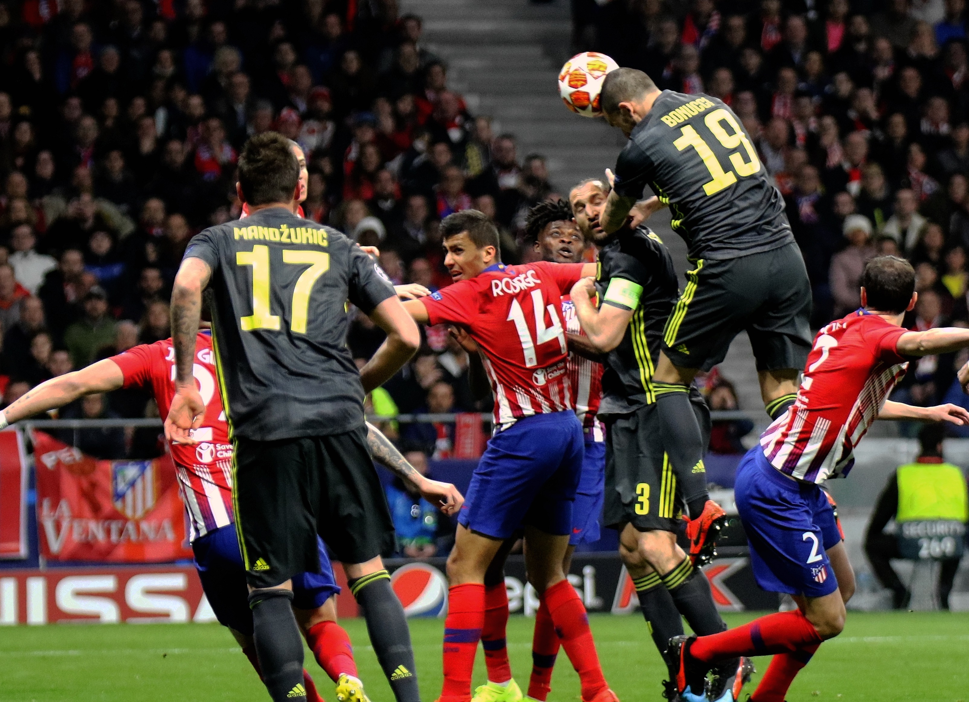 RMC体育：马赛球迷抗议法超杯在科威特举行，决定抵制比赛（RMC体育：因法超杯移师科威特，马赛球迷宣布抵制）