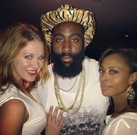 巴萨各项赛事近16比赛仅1次零封，其中15场合计丢了27球（巴萨各项赛事近16战仅1场零封，其余15场合计丢27球）